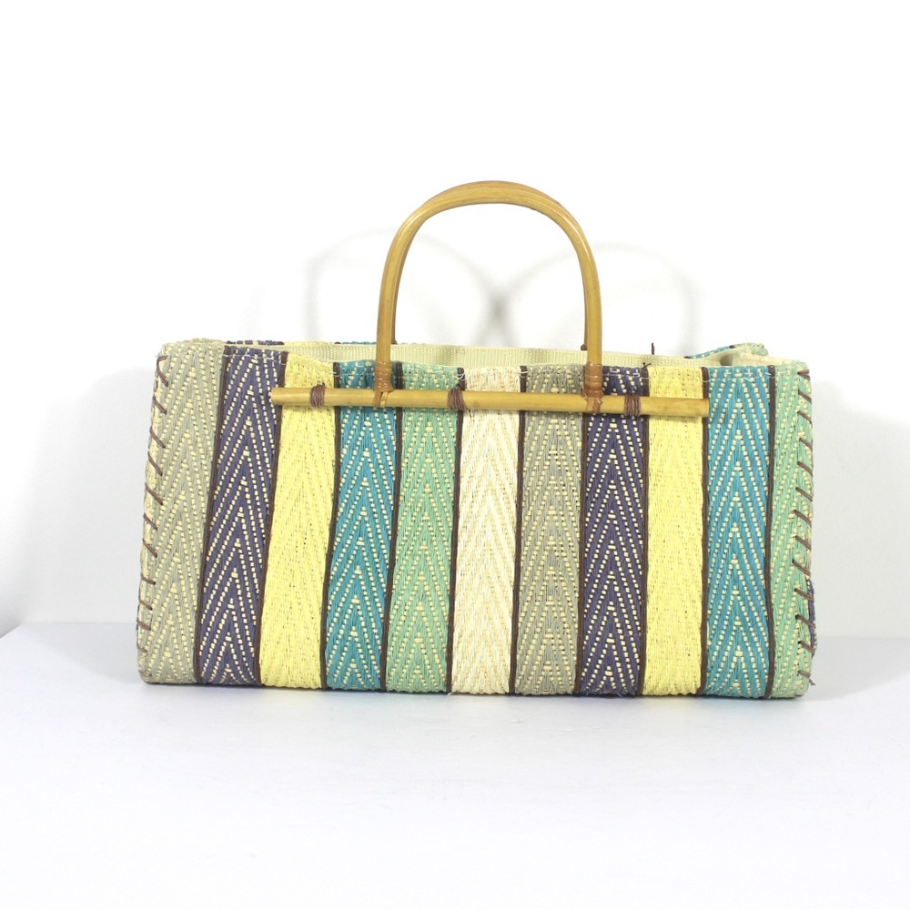 Vintage Straw Market Bag or Tote with Natural Bamboo Handles, Woven Sisal Bucket